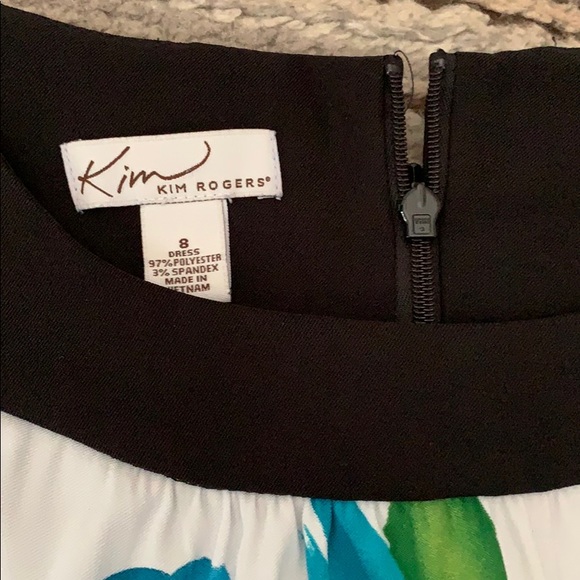 Kim Rogers floral dress - Picture 2 of 3